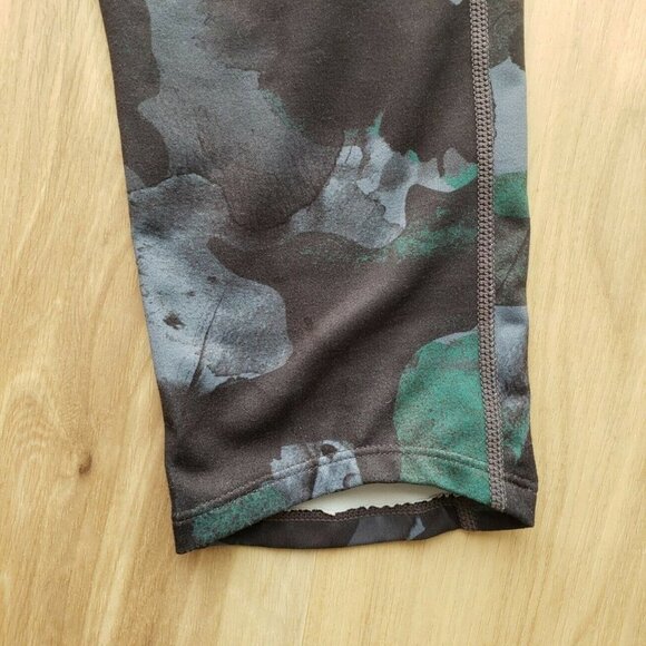 Zella High Rise Crop Leggings Green Camo Womens Medium - Picture 8 of 11